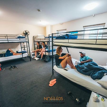 Nomads Melbourne Backpackers Hostel Exterior photo
