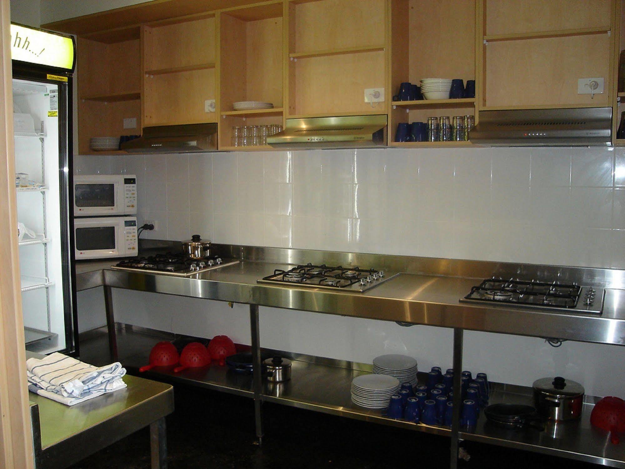 Nomads Melbourne Backpackers Hostel Exterior photo