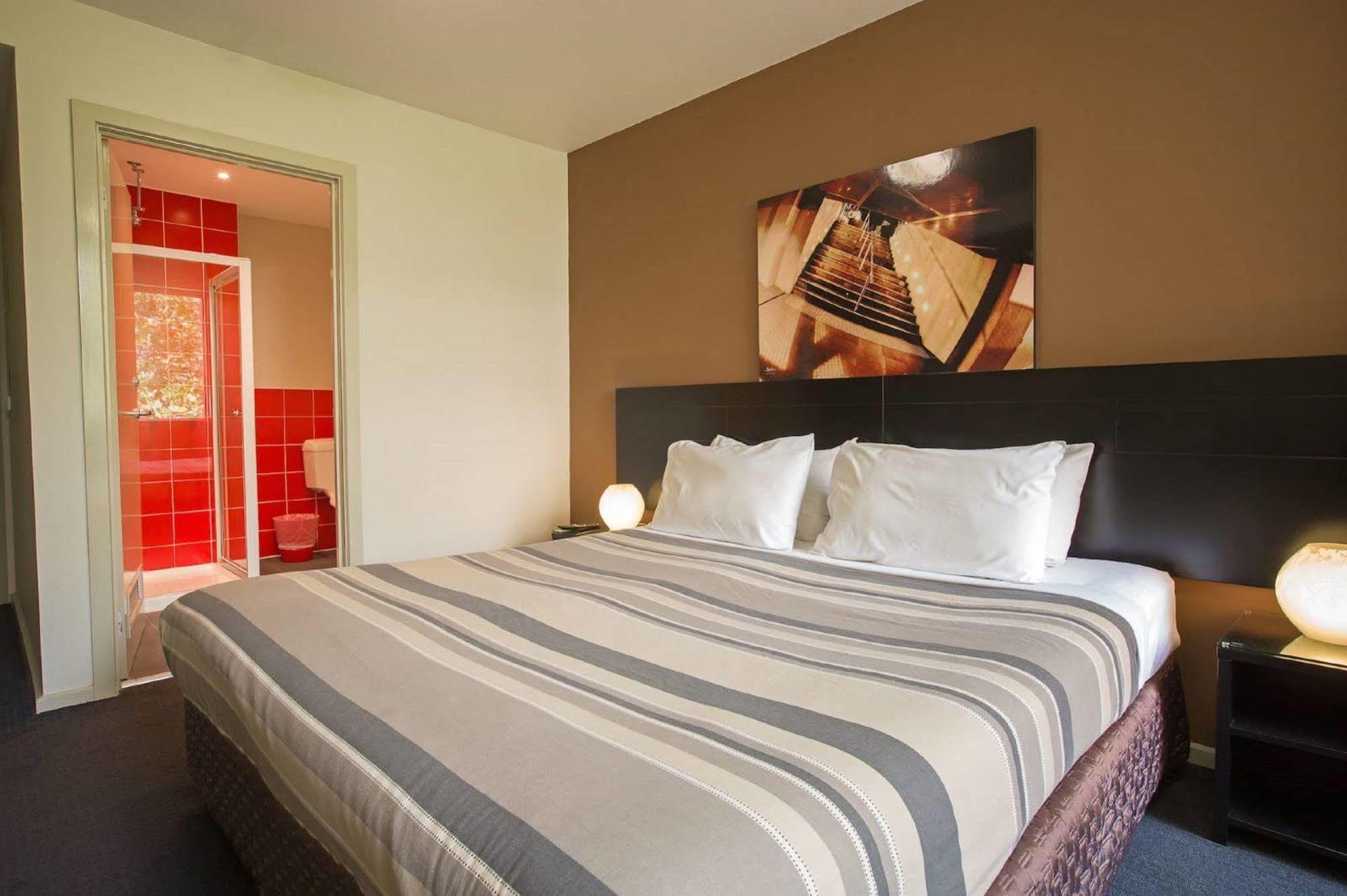 Nomads Melbourne Backpackers Hostel Exterior photo
