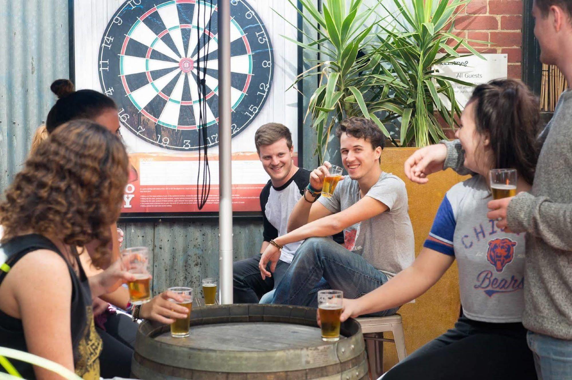 Nomads Melbourne Backpackers Hostel Exterior photo