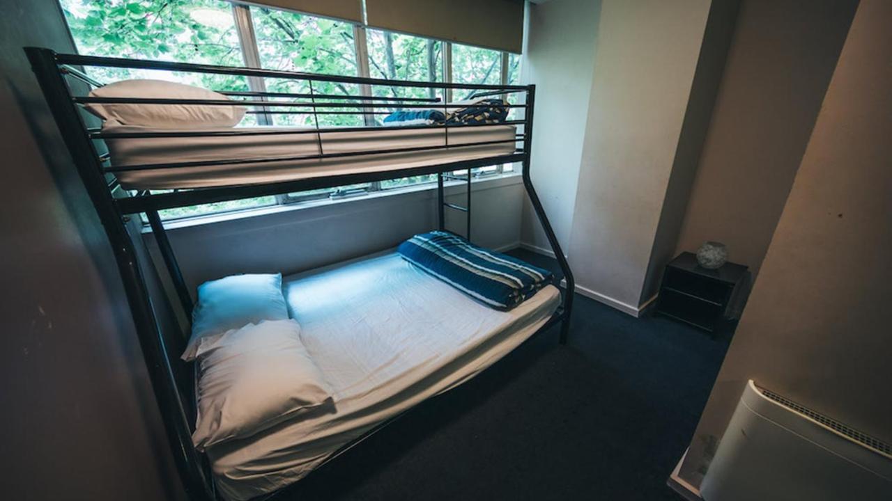 Nomads Melbourne Backpackers Hostel Exterior photo